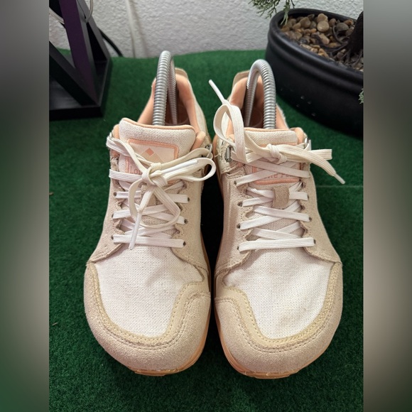 Altra Lone Peak  Alpine women’s Beige and Peach Athletic Shoes - Picture 2 of 10